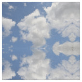 Widergespiegeltes wunderliches Wolken-Gewebe Stoff (Nahaufnahme)