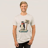 Widerstand: Der Pinguin kämpft gegen Zölle Tri-Blend Shirt (Vorderseite voll)