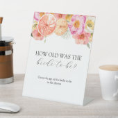 Wie alt war das Brautparty Brie to Be Game? Sockelschild (In SItu)