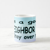 Wie ein guter Nachbar dort drüben Bleibe Kaffeetasse (Mittel)