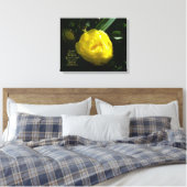 Wie sanftes Licht auf der Gelben Rose Leinwanddruck (Insitu (Schlafzimmer))