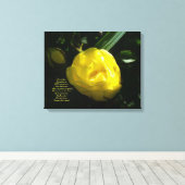 Wie sanftes Licht auf der Gelben Rose Leinwanddruck (Insitu (Holzboden))