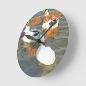 Wie Vater wie Sohn. Runde Wanduhr (Winkel)