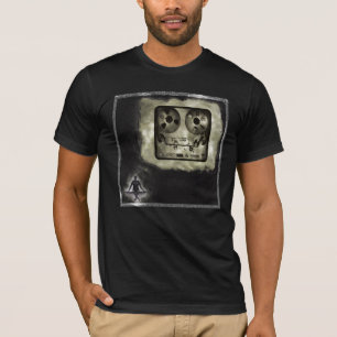 wieder gemischt auf einer schwarzen T T-Shirt