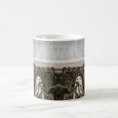 Wieder ist ein Geist im Feld... Kaffeetasse (Mittel)