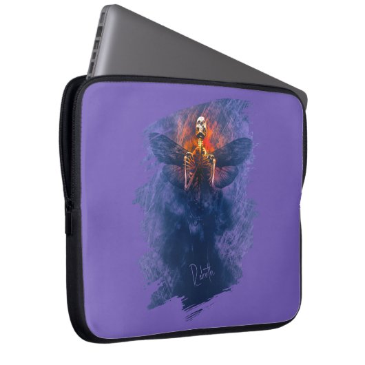 Wiedergeburt. Skelett mit aufsteigenden Flügeln Laptopschutzhülle (Vorne Rechts)