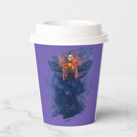 Wiedergeburt. Skelett mit aufsteigenden Flügeln Pappbecher (Rückseite)