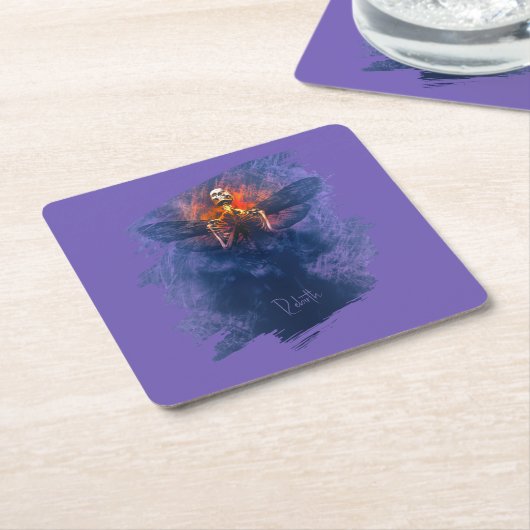 Wiedergeburt. Skelett mit aufsteigenden Flügeln Rechteckiger Pappuntersetzer (angewinkelt)