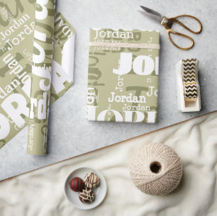 Wiederholter Name Sage Green White Modern Neutrals Geschenkpapier