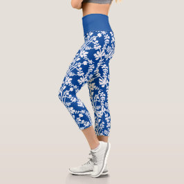Wiederholtes Muster für blaue und weiße Flora Capri Leggings