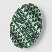 Wiederholtes raues Smaragdgrün unter weißer Textur Große Wanduhr (Winkel)