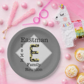 Wiedersehen Black und Gold Letter E Monogram Pappteller (Party)