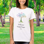 Wiedersehen der personalisierten Familienbaum-Fami T-Shirt<br><div class="desc">Dieser einzigartige Family Wiedersehen T - Shirt ist mit einem Aquarellbaum und einer stilvollen Schrift-Typografie dekoriert. Einfach anpassbar. Wenn wir unsere Kunstwerke erstellen,  werden Sie dieses exakte Bild von anderen Designern nicht finden. Original Wasserfarbe © Michele Davies.</div>