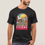 Wien Österreich Reisemarke T-Shirt<br><div class="desc">Wien Retrodesign im Stil eines Emblems. Das künstlerische und intellektuelle Erbe wurde von Einwohnern wie Mozart,  Beethoven und Sigmund Freud geformt.</div>