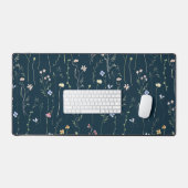 Wiese, dunkelblaue Wildblumen, Aquarell Schreibtischunterlage (Tastatur & Maus)