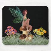 Wiese Fairy sitzt nachts im Pilz Mousepad (Vorne)