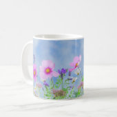 Wiese mit schönen pastellfarbenen Wildblumen Kaffeetasse (Vorderseite Links)