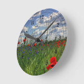 Wiese mit Wildblumen Runde Wanduhr (Winkel)