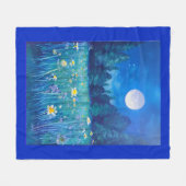 Wiese und Wald unter Vollmond Fleecedecke (Vorderseite (Horizontal))