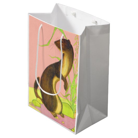 Wiesel Mittlere Geschenktüte (Vorderseite Schrägansicht)