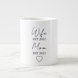 Wife & Mom Est. – Minimalist Valentine Gift Jumbo-Tasse