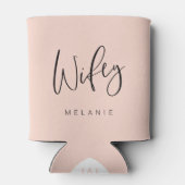 Wifey Calligraphy Blush Pink Name & Monogram Dosenkühler (Rückseite)
