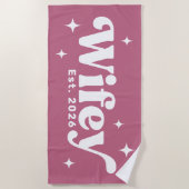 Wifey Est Jahr oder Name Retro-Schriftart in belie Strandtuch (Vorderseite)