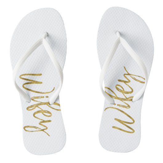 Wifey Flip Flops mit Gold Foil Typografie Badesandalen (Fußbett)