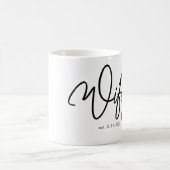 Wifey im extravaganten Schriftart mit Datum Kaffeetasse (Mittel)
