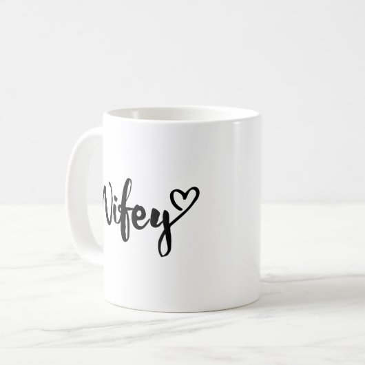 Wifey Kaffeetasse (Vorderseite Links)