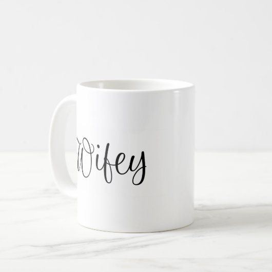 Wifey Kaffeetasse (Vorderseite Links)