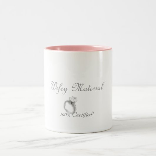 Wifey Material-Tasse Zweifarbige Tasse (Mittel)
