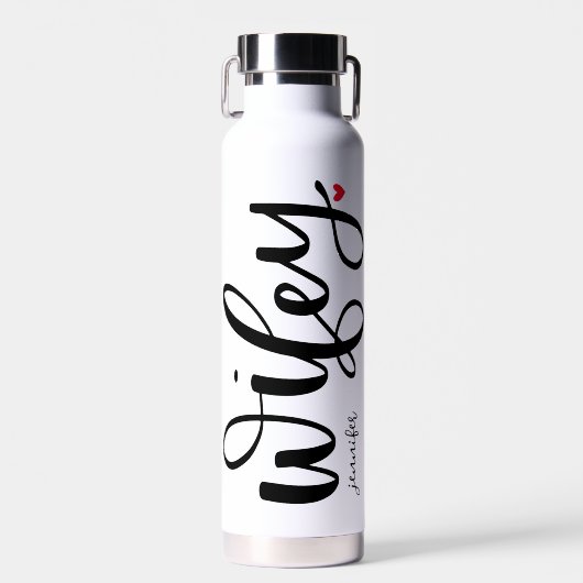 Wifey Modern Calligraphy Red Heart Trinkflasche (Vorne)