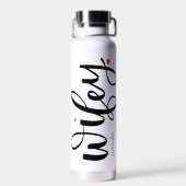 Wifey Modern Calligraphy Red Heart Trinkflasche (Rückseite)