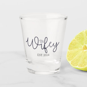 Wifey Modern Typografy Ehefrau Mrs. Wedding Hers Schnapsglas