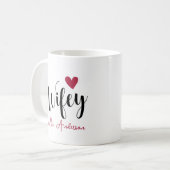 Wifey Name und Datum Hochzeit Jahrestag Kaffeetasse (Vorderseite Links)