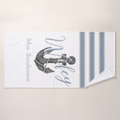 Wifey Nautical Monogram Dusty Blue Anchor Beach Badehandtuch (Badehandtuch)