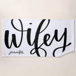 Wifey Newlywed Typografie Design Strandtuch