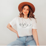 Wifey Niedlich Script Newlywed Shirt<br><div class="desc">Jeden Tag fügen wir neue Designs hinzu!</div>