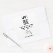 WiFi-Code mit QR-Code und Blumendesign Quadratischer Aufkleber (Umschlag)