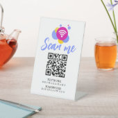 Wifi-Kennwort und Personalisierter QR-Code für das Sockelschild (In SItu)