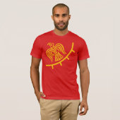 Wikinger-Flagge auf rotem Shirt (Vorne ganz)