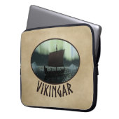 Wikingschiff und Nordlichter Laptopschutzhülle (Vorderseite Links)