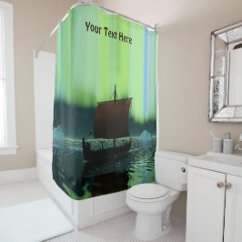 Wikingschiff unter Nordlicht Duschvorhang