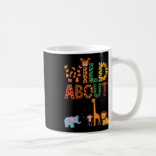 Wild About Reading Lehrer liest Bücher zurück zur Kaffeetasse