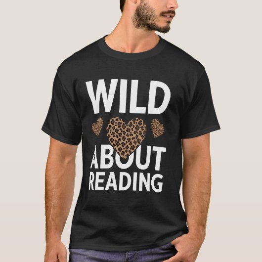 Wild About Reading - Leopard Heart Design T-Shirt (Vorderseite)