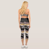 Wild Animal Print Capri Leggings (Rückseite)