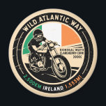 Wild Atlantic Way | Irland | Motorrad Magnet<br><div class="desc">Wild Atlantic Way in einem Vintagen,  bedrückten Stilemblem. Es ist ein touristischer Pfad an der Westküste und an Teilen der Nord- und Südküste Irlands.</div>