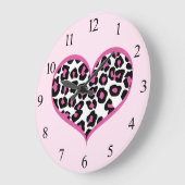 Wild bei Heart Leopard Print Große Wanduhr (Winkel)