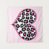 Wild bei Heart Leopard Print Wandteppich (Vorderseite (Horizontal))